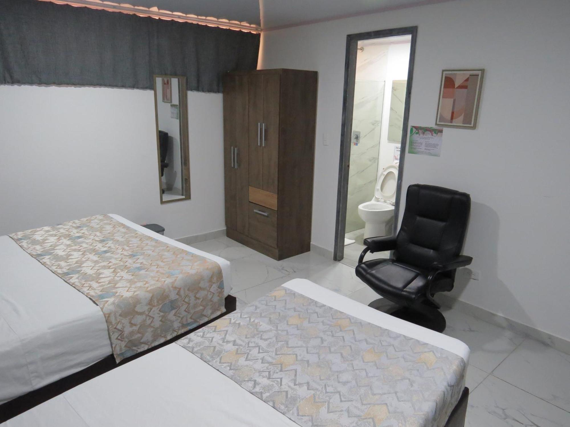 Hotel A & A Santa Alejandria Medellín Esterno foto