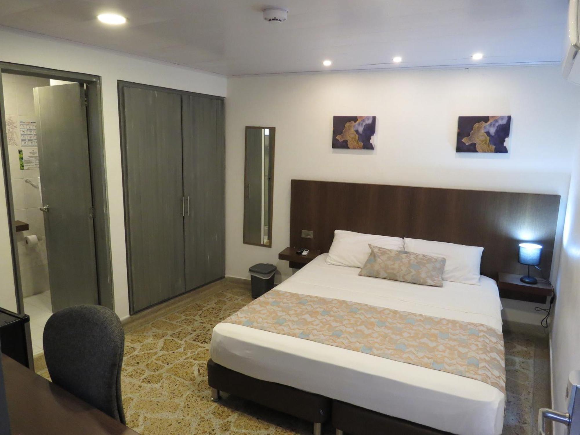 Hotel A & A Santa Alejandria Medellín Esterno foto