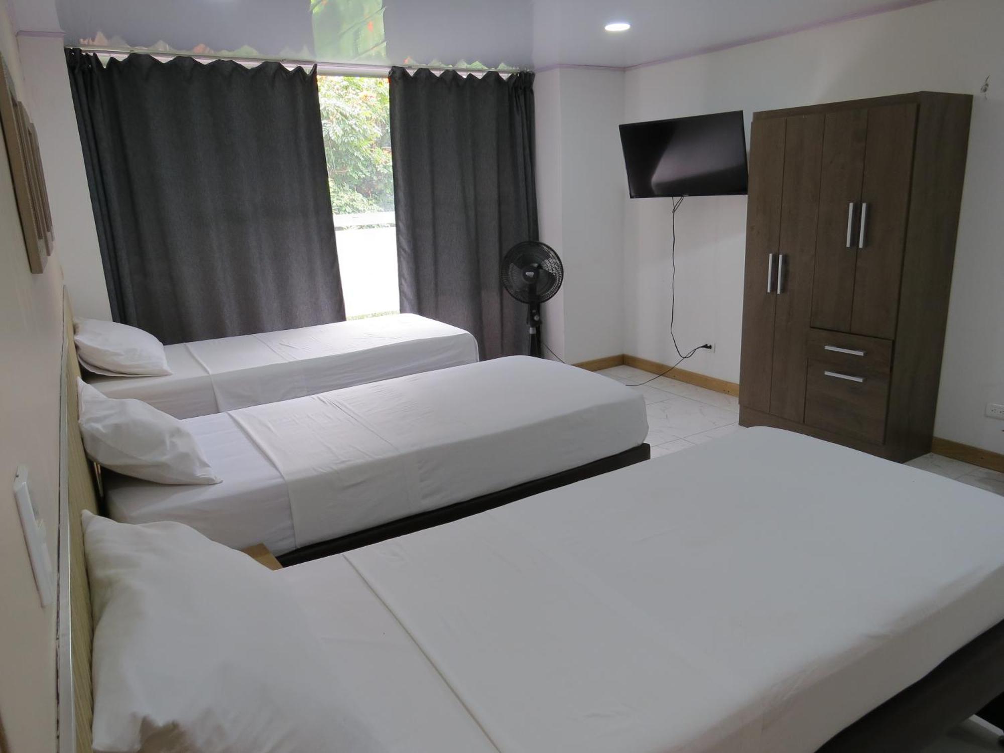 Hotel A & A Santa Alejandria Medellín Esterno foto