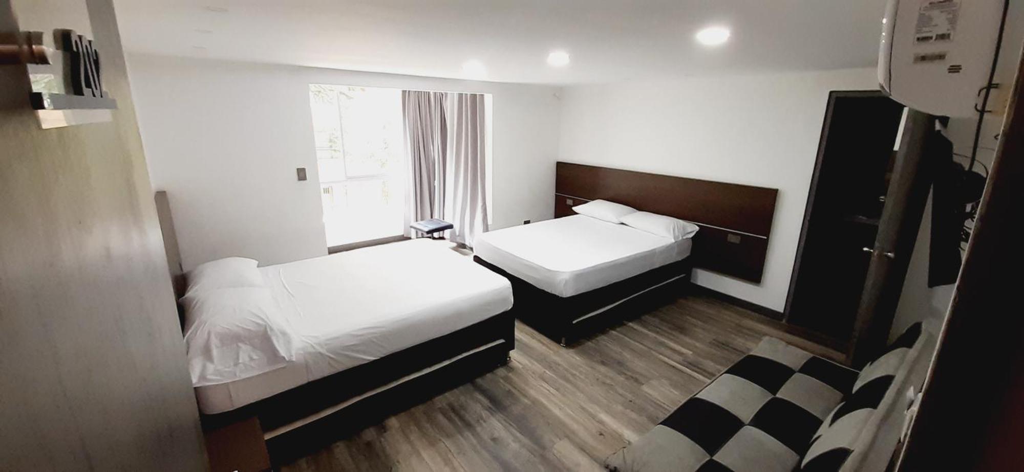 Hotel A & A Santa Alejandria Medellín Esterno foto