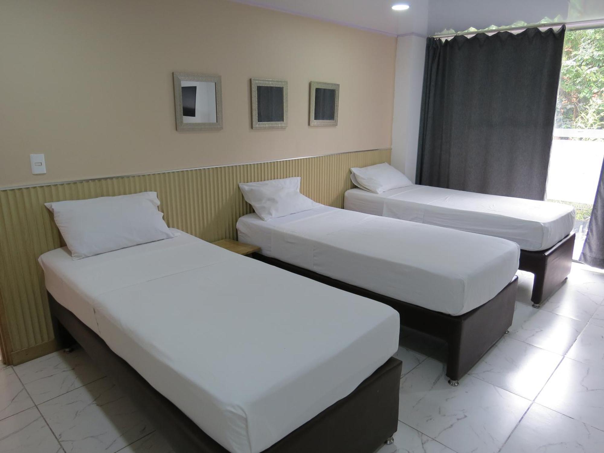 Hotel A & A Santa Alejandria Medellín Esterno foto