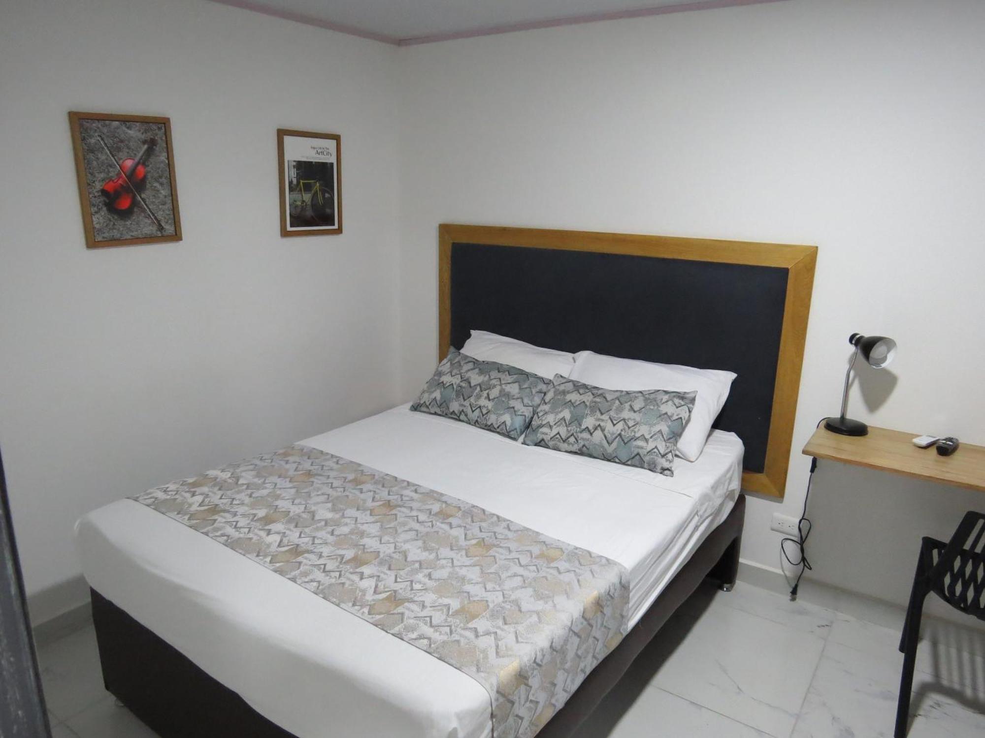 Hotel A & A Santa Alejandria Medellín Esterno foto